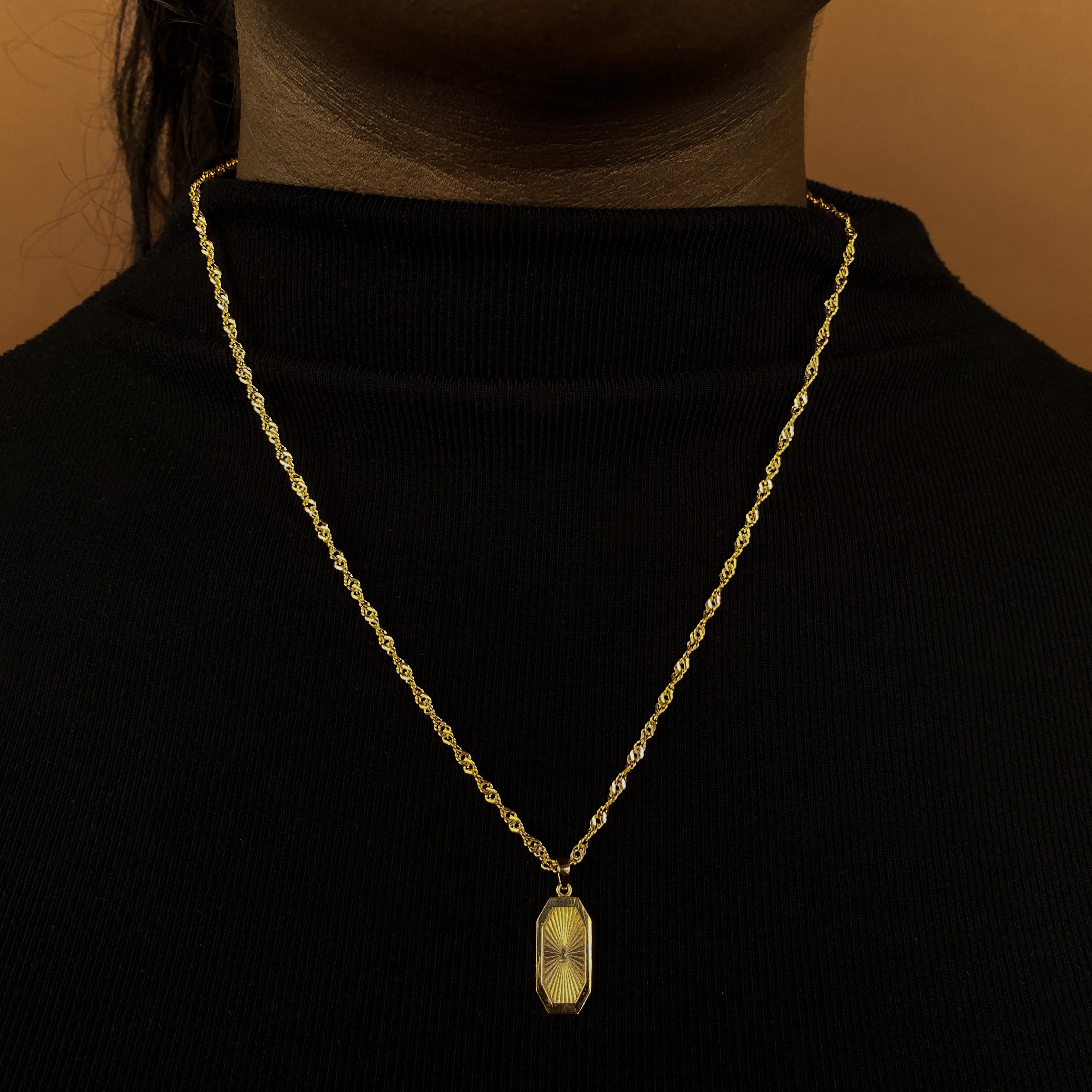 The Laya Necklace in 18K Gold Vermeil